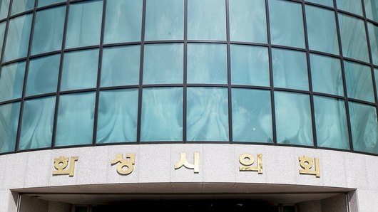 민주당 복당하려 언론사에 기사 삭제 요청 시의원 ‘물의’