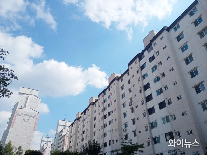 보훈복지타운 아파트 모습. 2021년 4월 입주요건 완화로 '부양의무자가 없는 무주택자'에서 '무주택자'도 입주가 가능하게 됐다. 