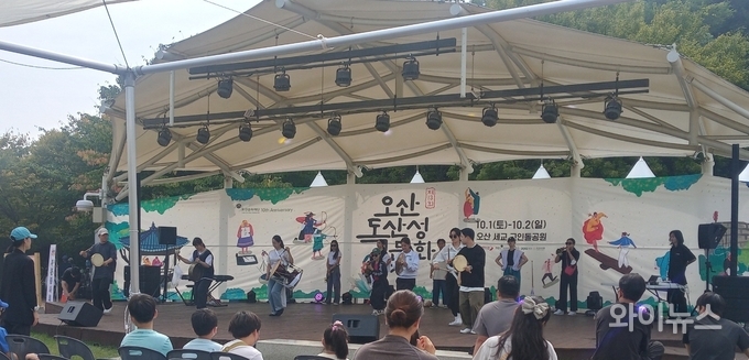 본 공연 리허설 중. 