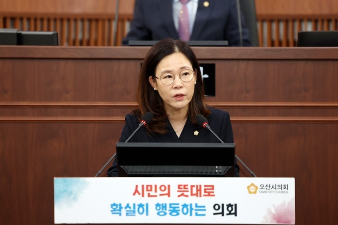 앞선 3일 화성시 동탄2 물류센터 백지화 촉구 발언하는 송진영 의원. 