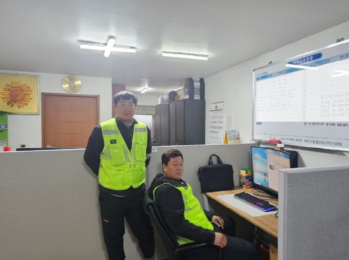 좌 김진명이사 우 성낙현대표, 진건설(주) 제공