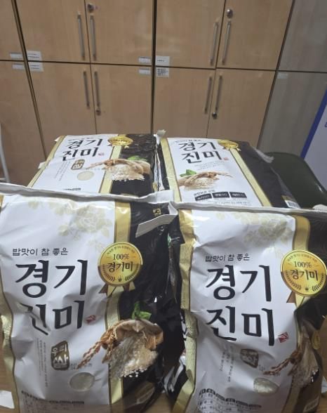 S할인마트, 수원시 영통구 매탄2동 지역사회 이웃 위한 백미 10포 기부