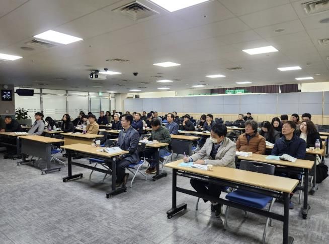 용인특례시 기흥구가 직업소개사업 종사자를 대상으로 교육을 진행했다.