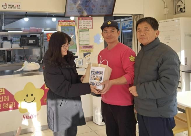 수원시 장안구 정자2동 지역사회보장협의체, '나눔천사와의 만남, 산타가 선물 받는 날' 추진