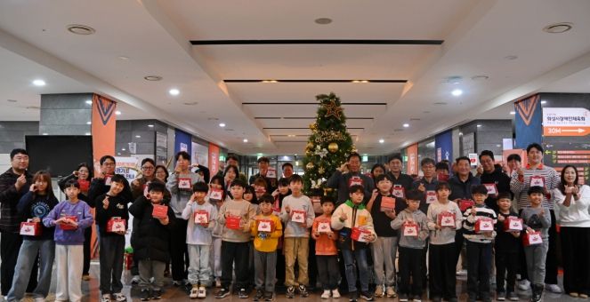 ‘사랑의 케이크, 함께하는 연말’ 사회공헌활동 단체 사진