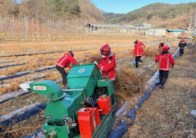 영농부산물 파쇄 작업
