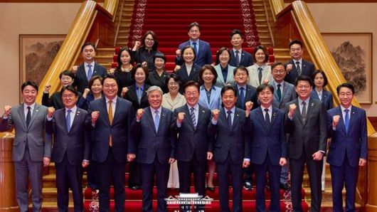 이재명 대통령, 비교섭단체 및 무소속 국회의원 초청 오찬 간담회